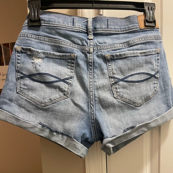 Abercrombie and fitch Jean shorts size 6 - Picture 2 of 3
